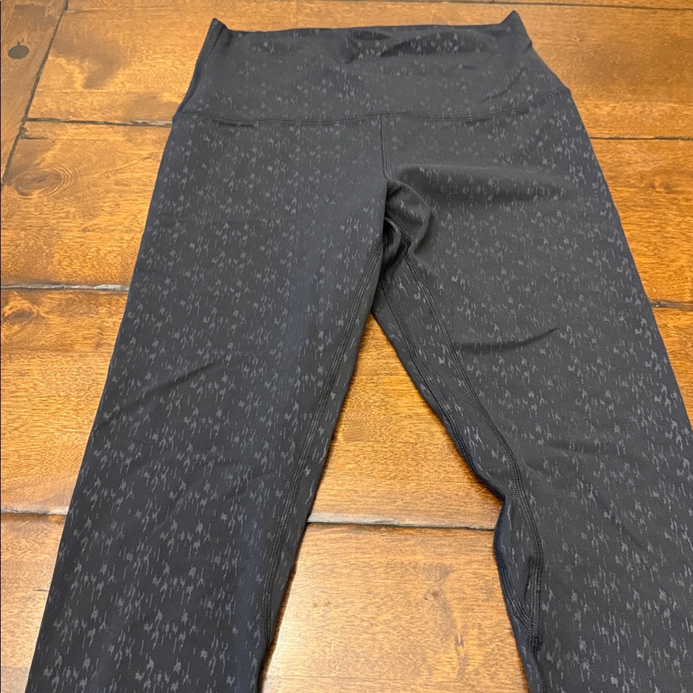 Size 6 black lululemon leggings 25 inseam